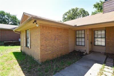 708 Woodland Court, Kennedale TX 76060 - Photo 2