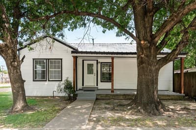 2203 Wesley Street, Greenville TX 75401