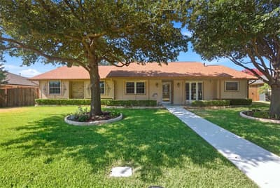 1550 Oak Creek Drive, Lewisville TX 75077 - Photo 2
