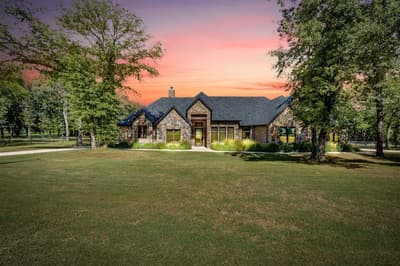 3131 Trailwood Drive E, Burleson TX 76028
