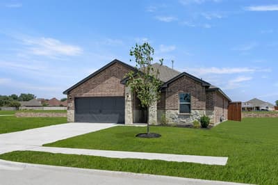 416 Camryn Way, Cleburne TX 76033 - Photo 2