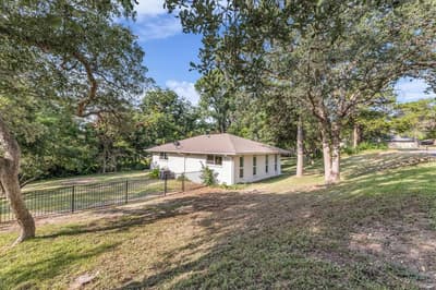 9730 Timberview Drive, Woodway TX 76712 - Photo 2