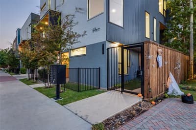 426 W 9th Street # 105, Dallas TX 75208