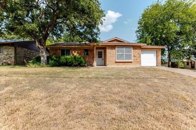 2100 NW 3rd Avenue, Mineral Wells TX 76067 - Photo 3