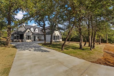 5609 Thousand Oaks Drive, Joshua TX 76058