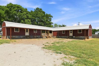 933 Scott, Honey Grove TX 75446 - Photo 2