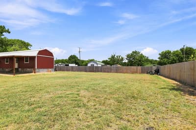 933 Scott, Honey Grove TX 75446 - Photo 3
