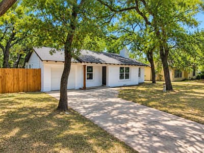 2029 Lynnhaven Road, Fort Worth TX 76103 - Photo 2
