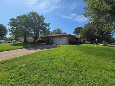 212 N Longacre Lane, Dallas TX 75217 - Photo 2