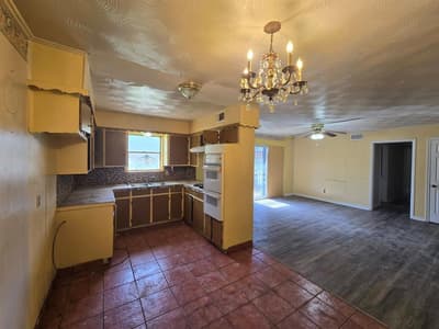 212 N Longacre Lane, Dallas TX 75217 - Photo 4
