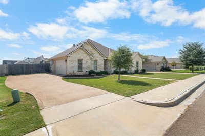 717 Wintergreen Drive, Hewitt TX 76643 - Photo 4