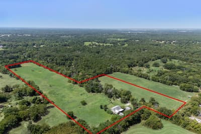 13905 Debbie Lane, Quinlan TX 75474