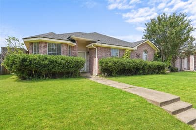 2733 Spring Rain Drive, Mesquite TX 75181 - Photo 2