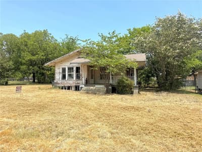204 W Maple Street, Whitewright TX 75491 - Photo 2