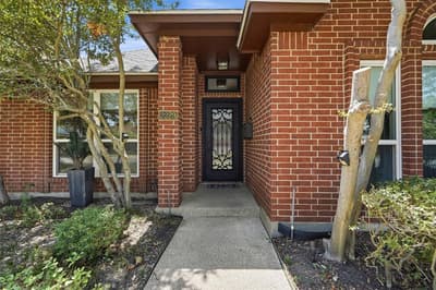 2229 Weatherbee Street, Fort Worth TX 76110 - Photo 2