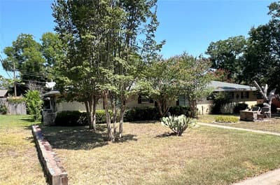 1206 Crestwood Drive, Cleburne TX 76033 - Photo 2