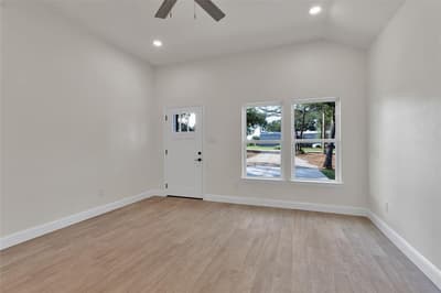 811 SW 28th Street, Mineral Wells TX 76067 - Photo 5