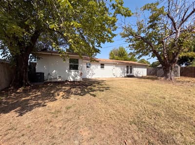 832 Central Drive, Bedford TX 76022 - Photo 5