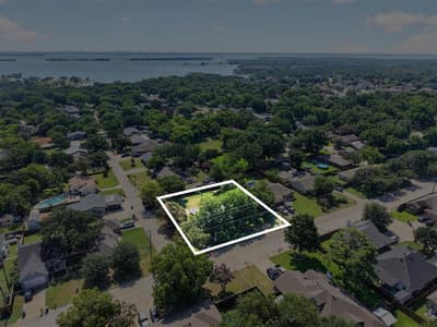 108 S Lakeview Drive, Lake Dallas TX 75065 - Photo 2