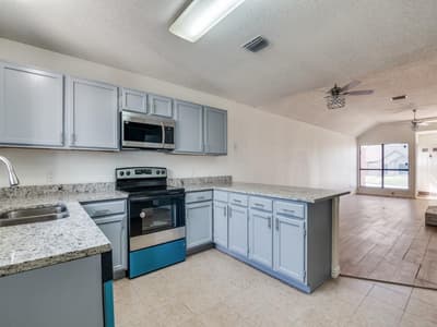 917 Westover Drive, Lancaster TX 75134 - Photo 2