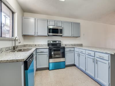 917 Westover Drive, Lancaster TX 75134 - Photo 5