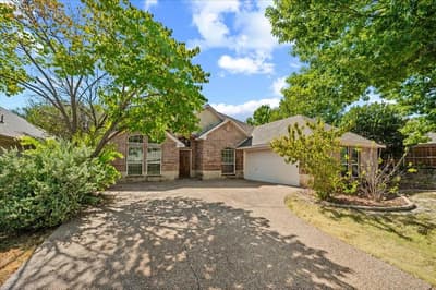 7408 Rolling Hills Drive, Benbrook TX 76126 - Photo 2