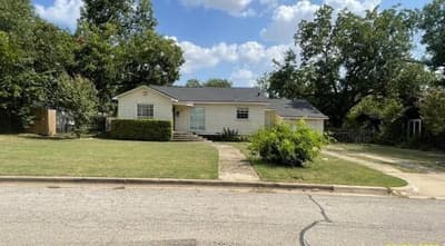 2332 Glencrest Drive, Fort Worth TX 76119 - Photo 2