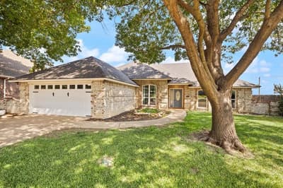 10200 Fieldcrest Drive, Benbrook TX 76126 - Photo 2