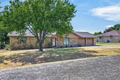 164 Creekview Drive E, Red Oak TX 75154 - Photo 2