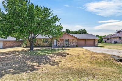 164 Creekview Drive E, Red Oak TX 75154