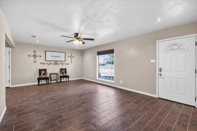 164 Creekview Drive E, Red Oak TX 75154 - Photo 4