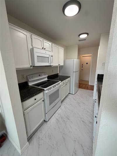 2739 April Hill Lane, Dallas TX 75287 - Photo 2