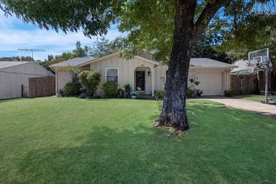 1215 Aransas Drive, Euless TX 76039 - Photo 2
