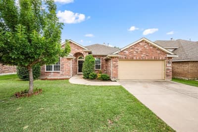 1205 Hickory Bend Lane, Fort Worth TX 76108