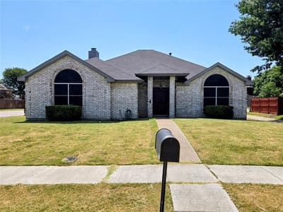2037 Vista Drive, Lewisville TX 75067