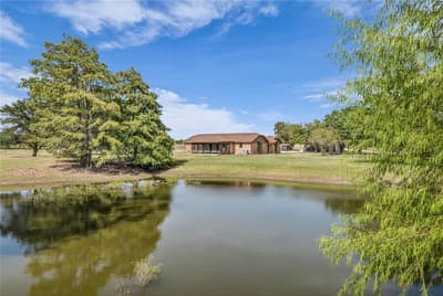 299 Aggie Way, China Spring TX 76633 - Photo 2