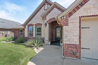 427 River Bank Lane, Granbury TX 76049 - Photo 2