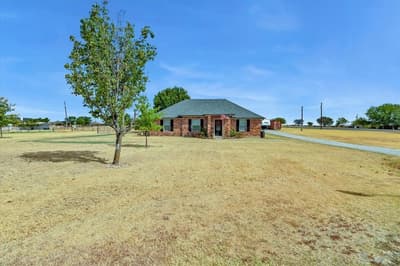 229 Harvey Lane, Decatur TX 76234 - Photo 3