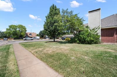 4209 Worth Forest Drive, Arlington TX 76016 - Photo 3