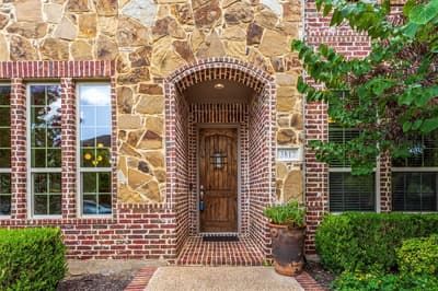 3817 Plum Vista Place, Arlington TX 76005 - Photo 3