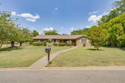 14 Arthur Drive, Edgecliff Village TX 76134
