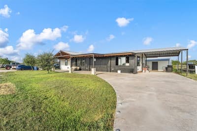 112 County Road 4028a, Chilton TX 76632
