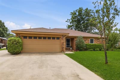 1104 Monterrey Street, Bedford TX 76022 - Photo 3