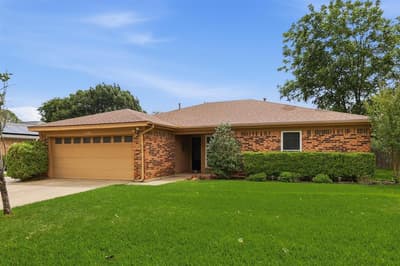 1104 Monterrey Street, Bedford TX 76022