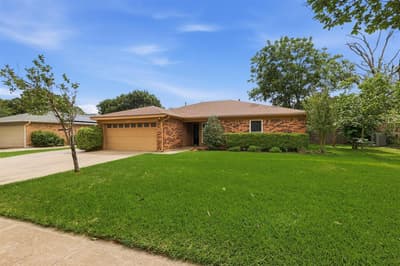 1104 Monterrey Street, Bedford TX 76022 - Photo 4