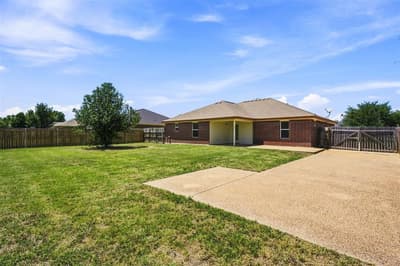 4300 Larry Don Lane, Waco TX 76708 - Photo 2