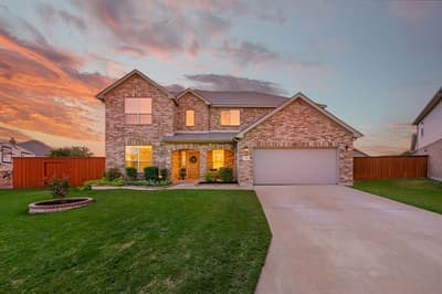 325 Little John Court, Saginaw TX 76179