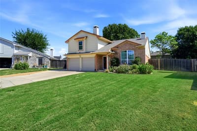 5305 Faireast Court, Arlington TX 76018 - Photo 2