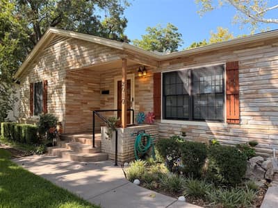 2010 Goldenrod Lane, Arlington TX 76013 - Photo 2