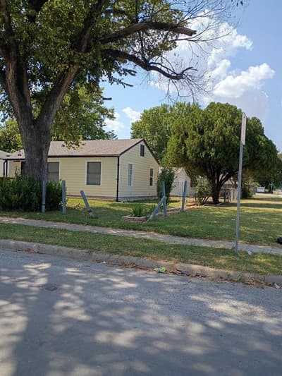 2671 Moffatt Avenue, Dallas TX 75216 - Photo 2